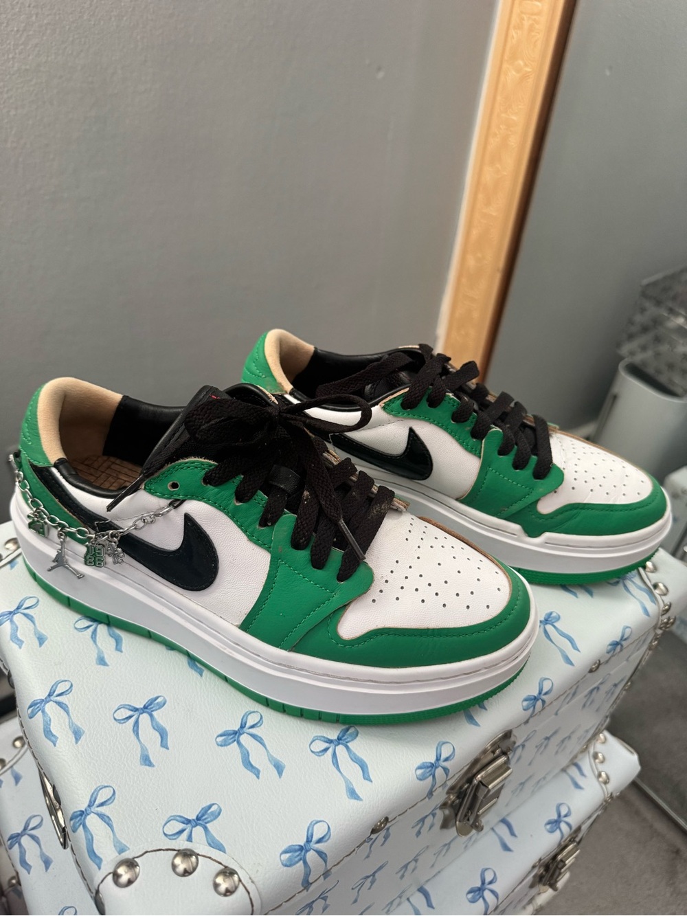 Nike Women’s White, Green and Black Low-Top Sneakers